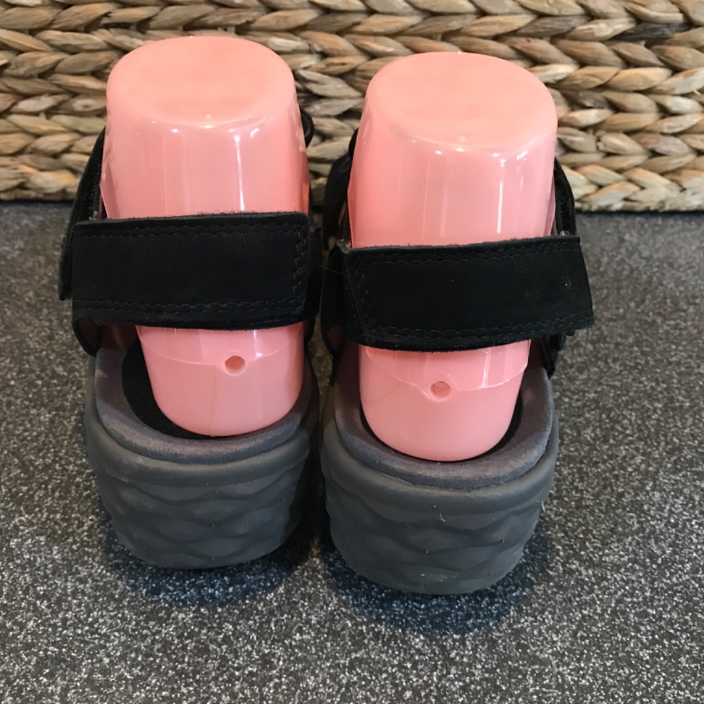 Cobb Hill New Balance Fresh Foam Leather Sandals - Picture 9 of 15
